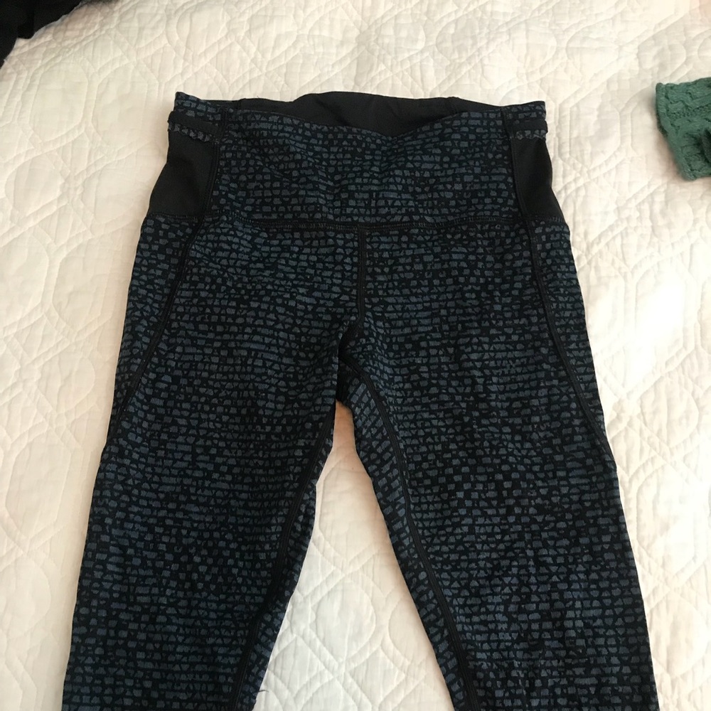 Lulu cropped leggings